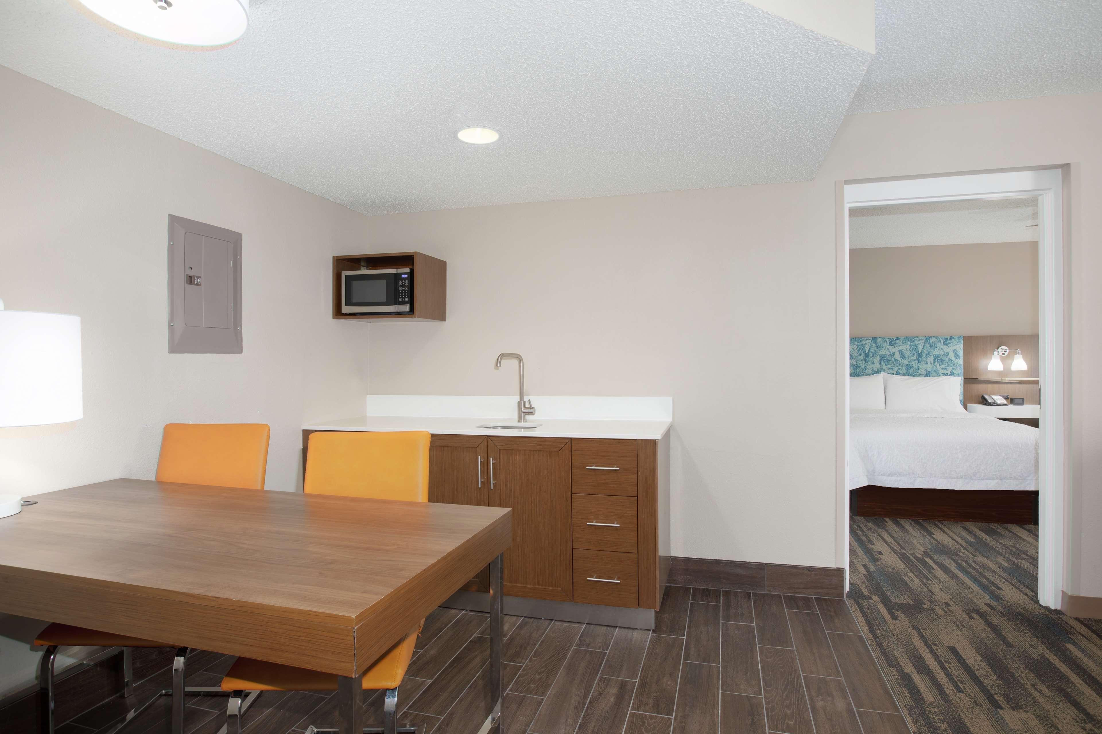 Hampton Inn & Suites Kansas City-Merriam Exteriér fotografie