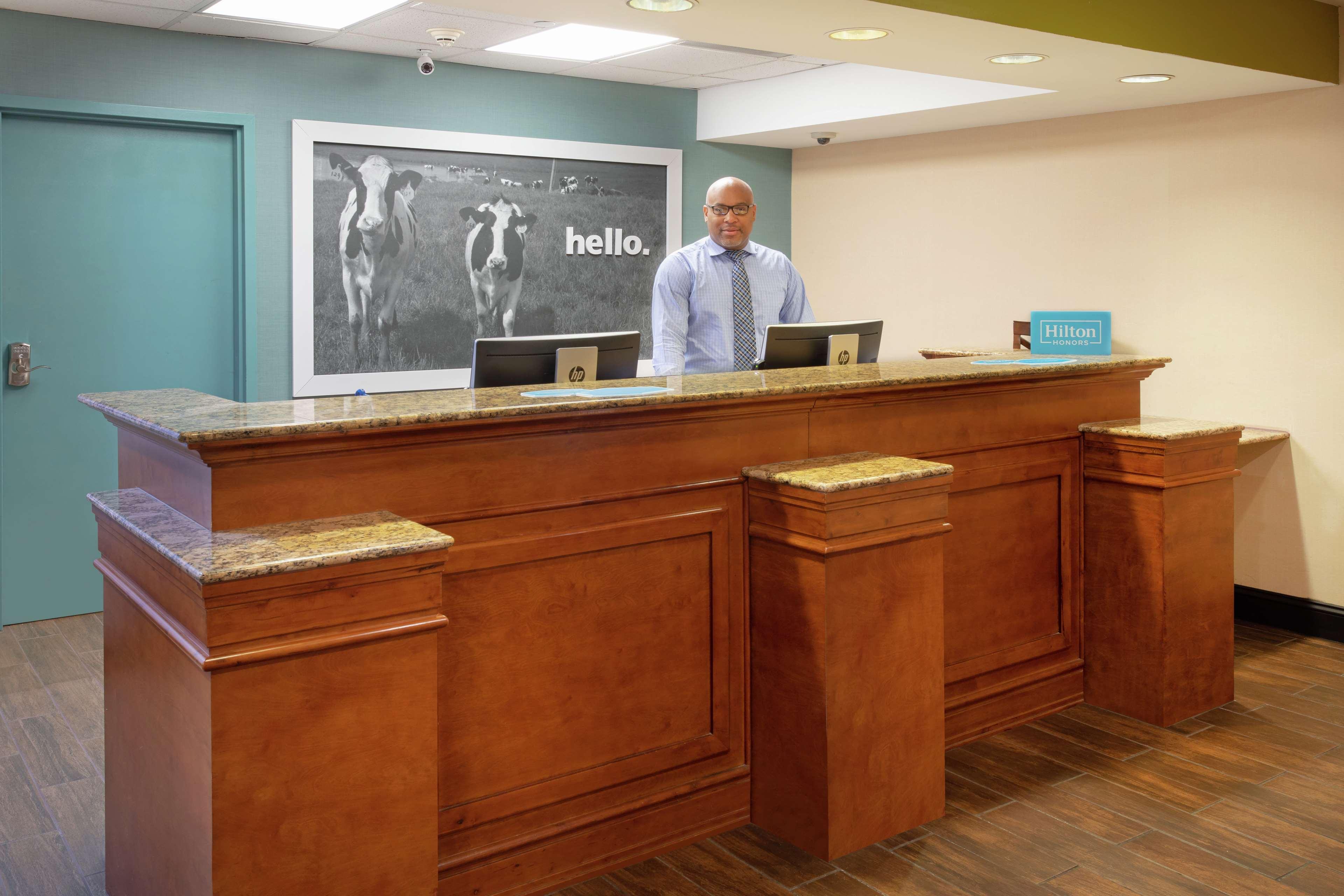 Hampton Inn & Suites Kansas City-Merriam Exteriér fotografie