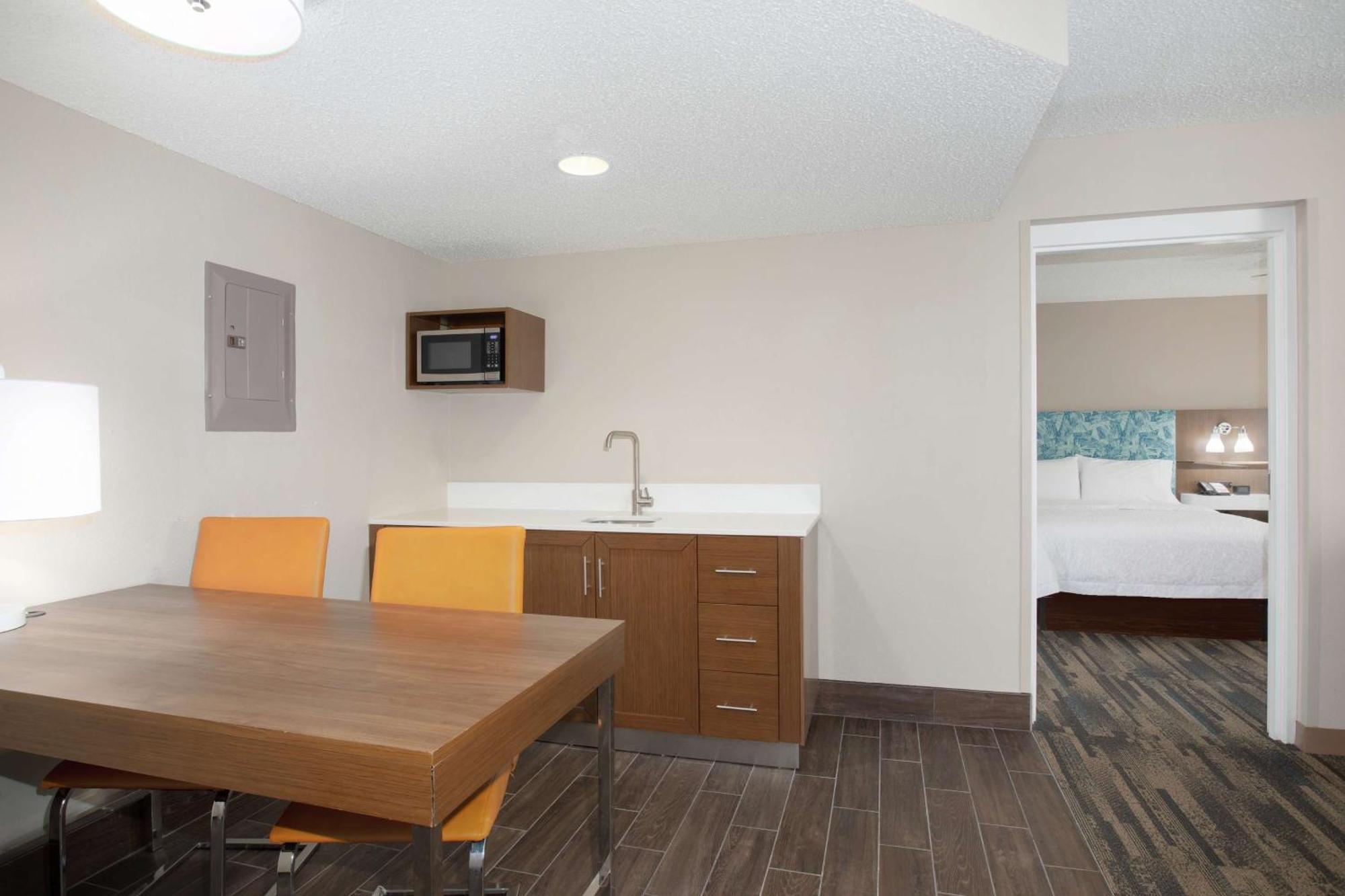 Hampton Inn & Suites Kansas City-Merriam Exteriér fotografie